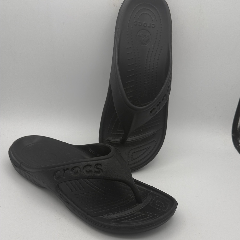 CROCS Unisex Baya Flip flops sandals black sandals M 9 W 11